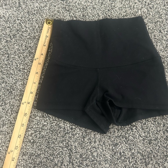 Lululemon Black Alignโข High-Rise Short 2" Spandex Shorts Womenโs Size X Small - Picture 5 of 6